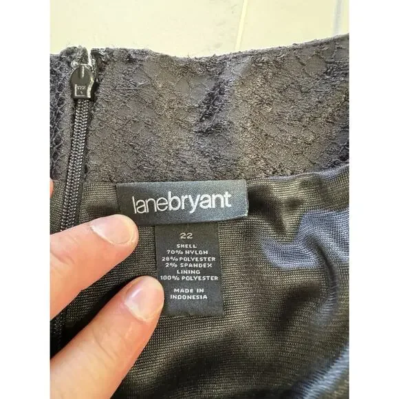 Lane Bryant Size 22 Snake Skin Pattern Black Mini Skirt with Back Slit - Picture 3 of 6